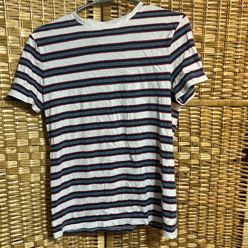 Men’s small tee